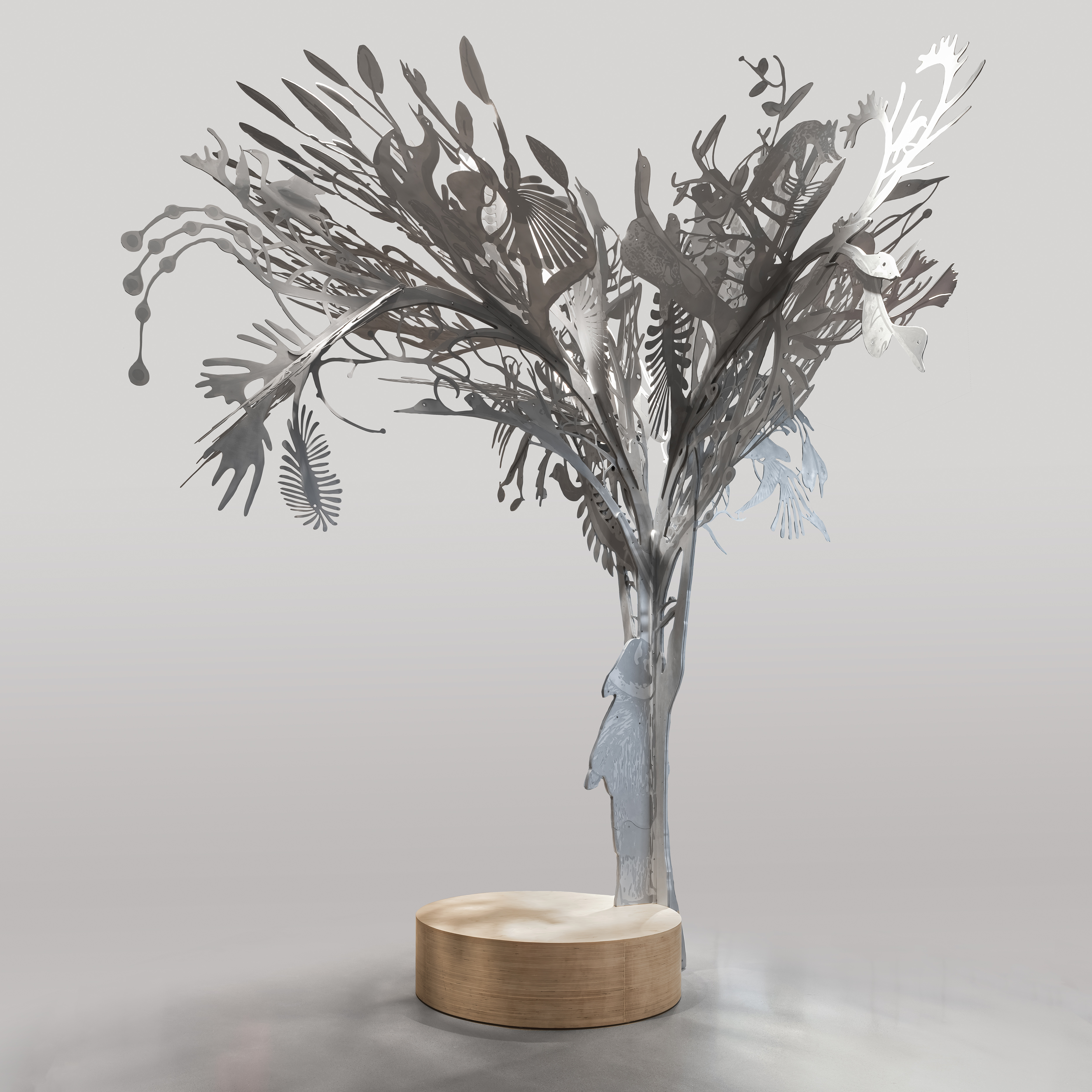 Alex Fischer & Qavavau Manumie, Story Tree, 2020, 15 ft h × 15 ft ∅ aluminium tree, acrylic paint, pine base with steel counterweight